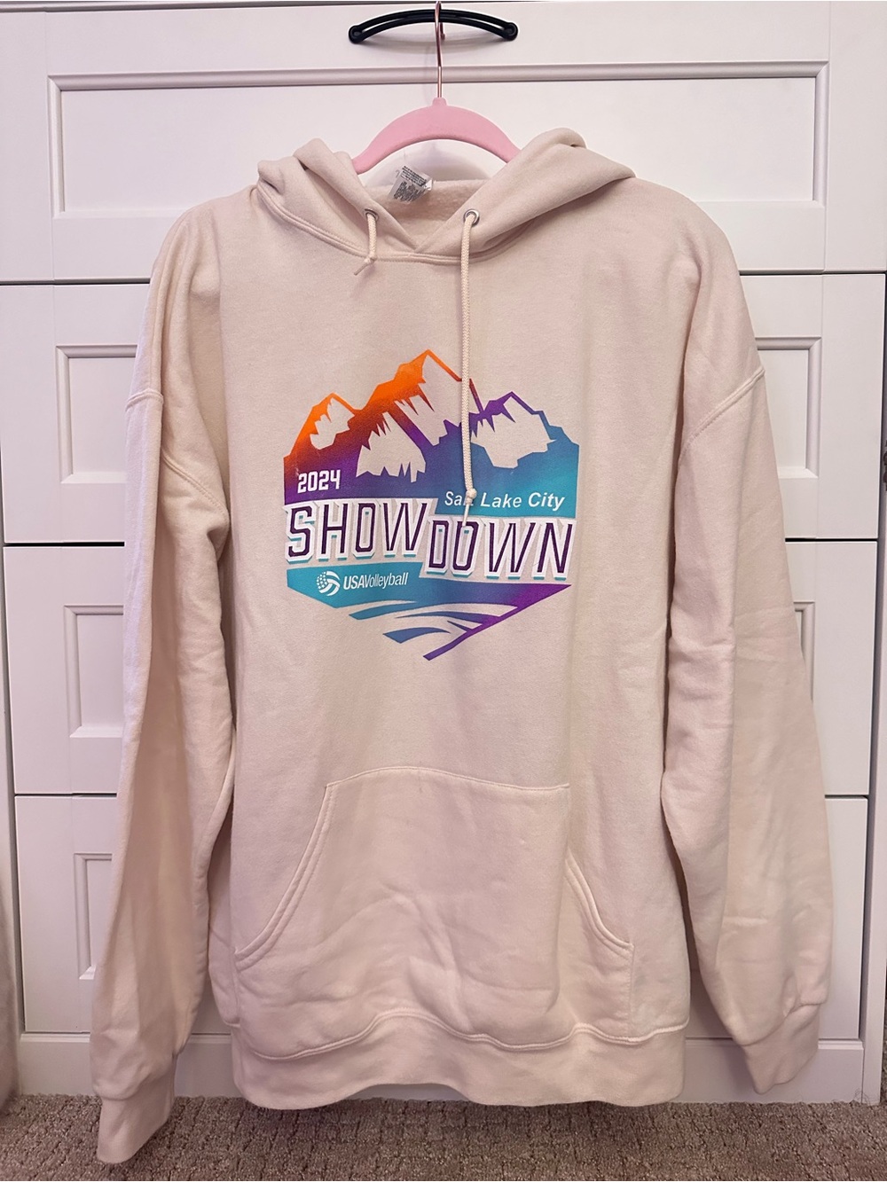 USA Volleyball Salt Lake City Showdown 2024 Cream Graphic Hoodie